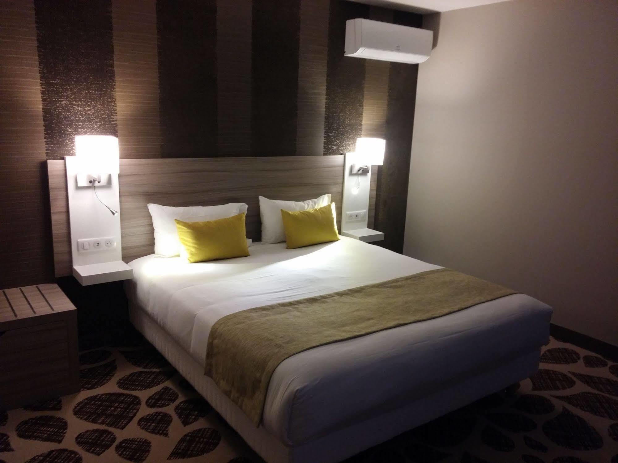 Contact Hotel Le Provencal Bordeaux Lac Buitenkant foto